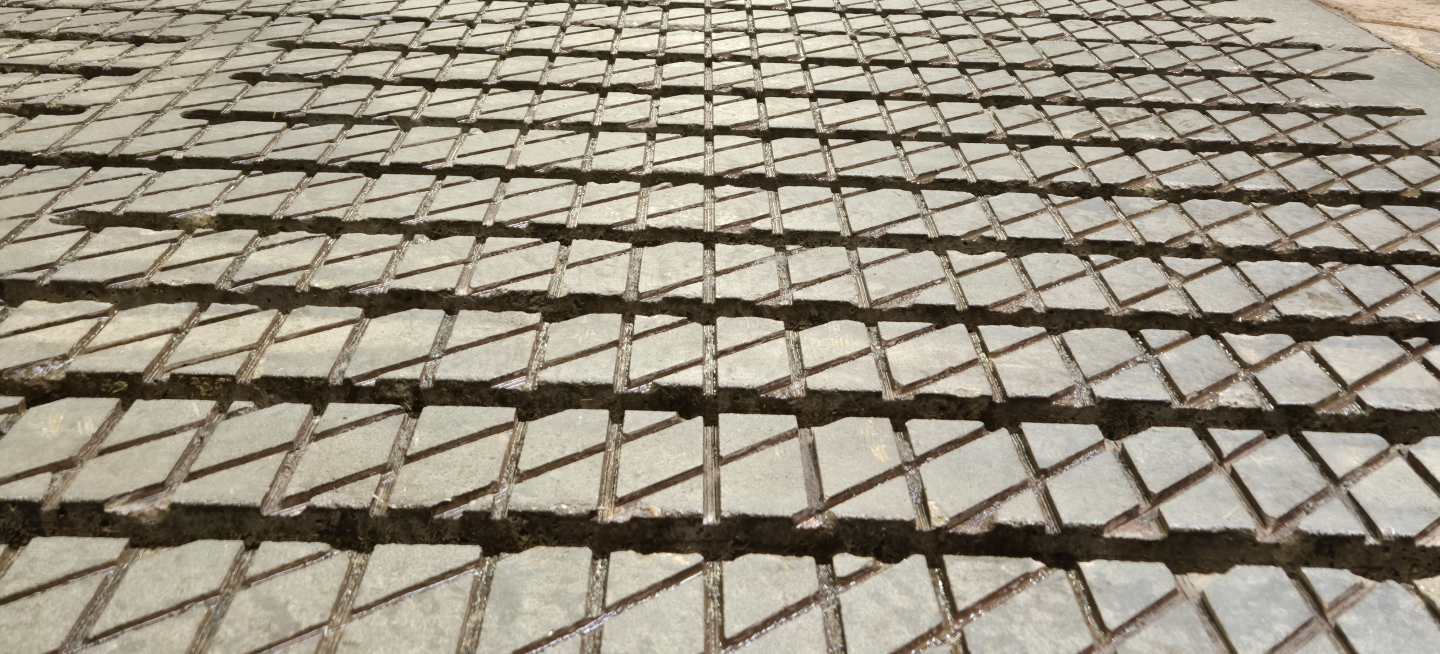 Rutmönster på betonggolv